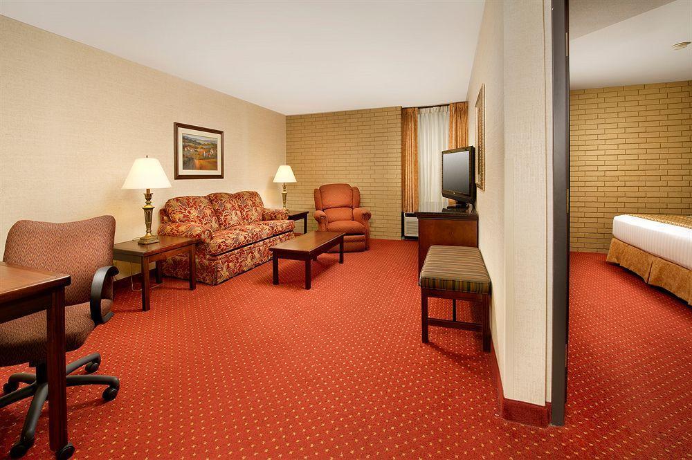 Drury Inn & Suites Charlotte University Place Luaran gambar