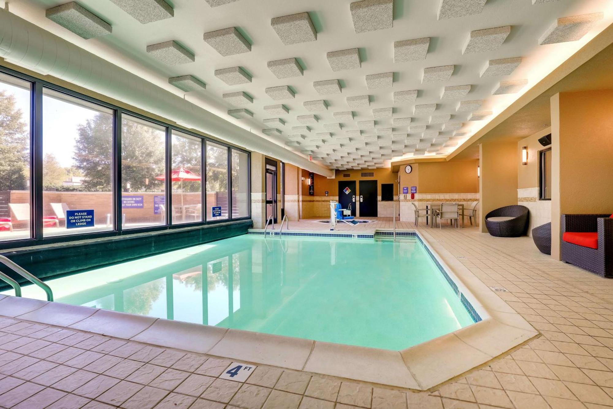 Drury Inn & Suites Charlotte University Place Luaran gambar