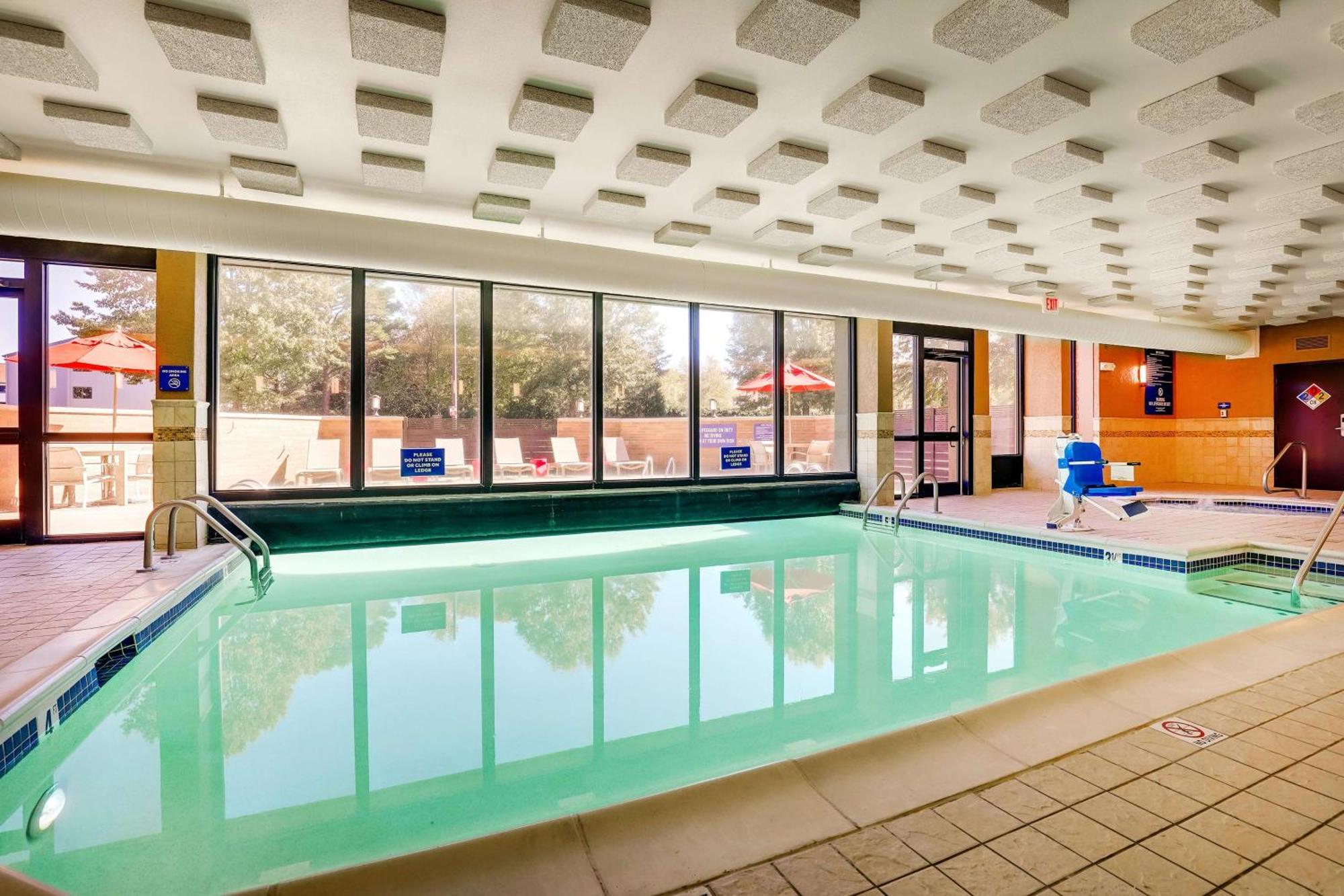 Drury Inn & Suites Charlotte University Place Luaran gambar