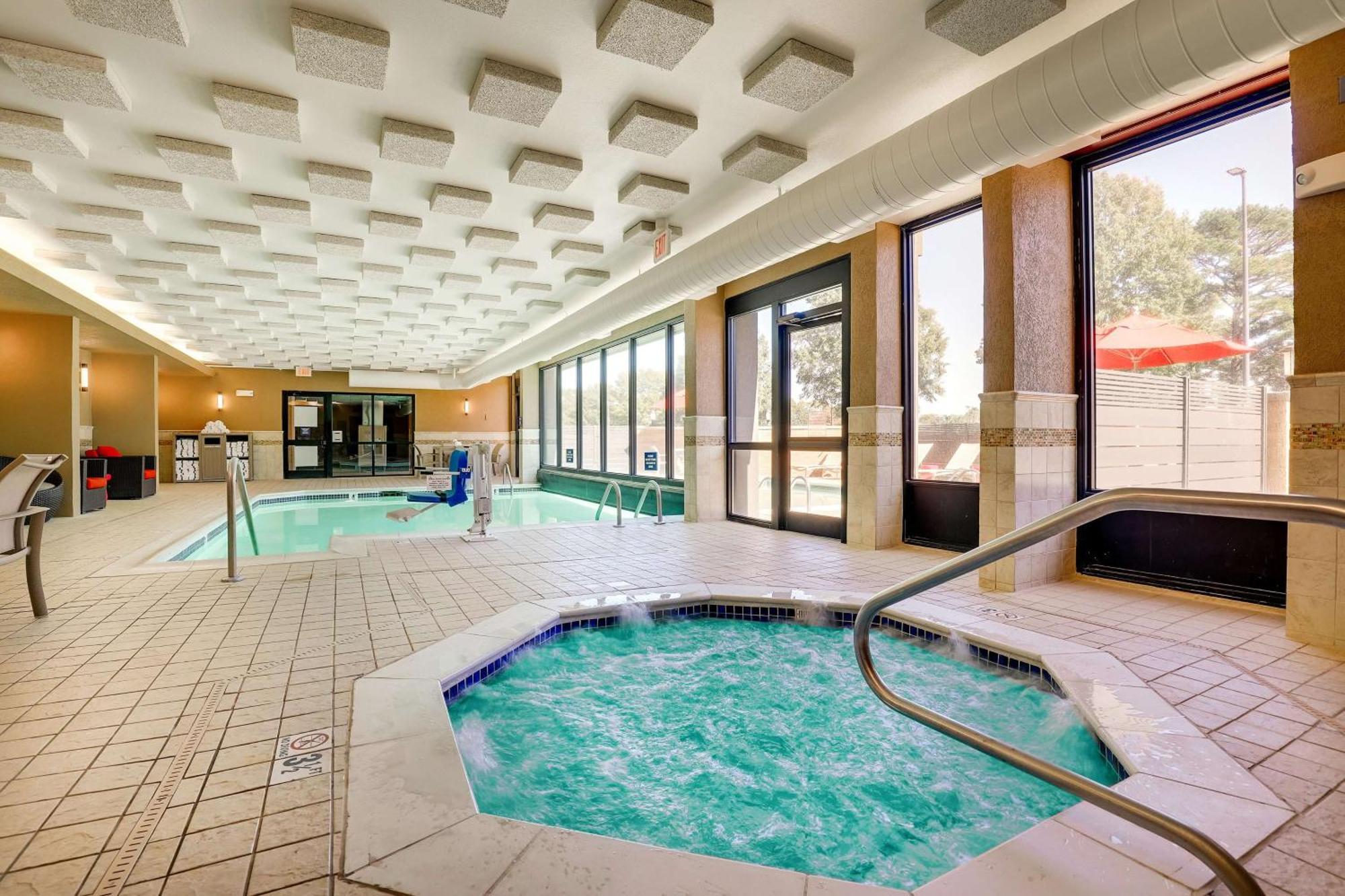 Drury Inn & Suites Charlotte University Place Luaran gambar