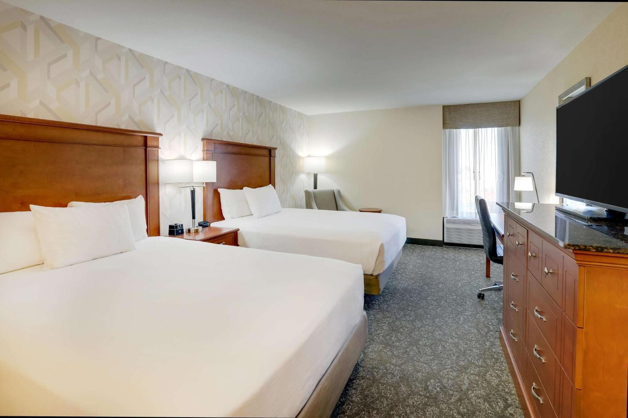 Drury Inn & Suites Charlotte University Place Luaran gambar