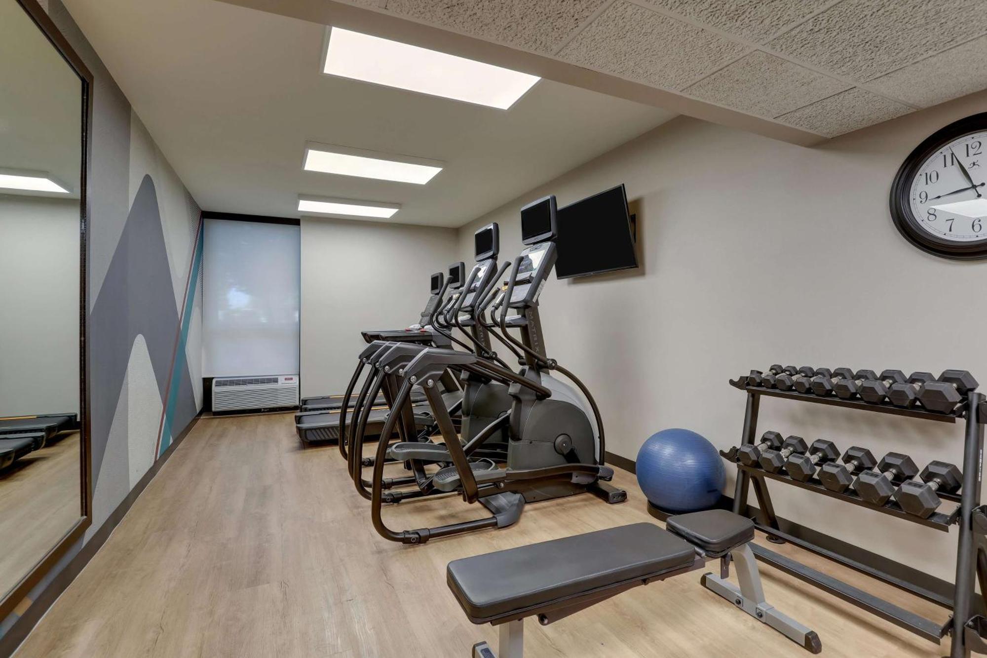 Drury Inn & Suites Charlotte University Place Luaran gambar