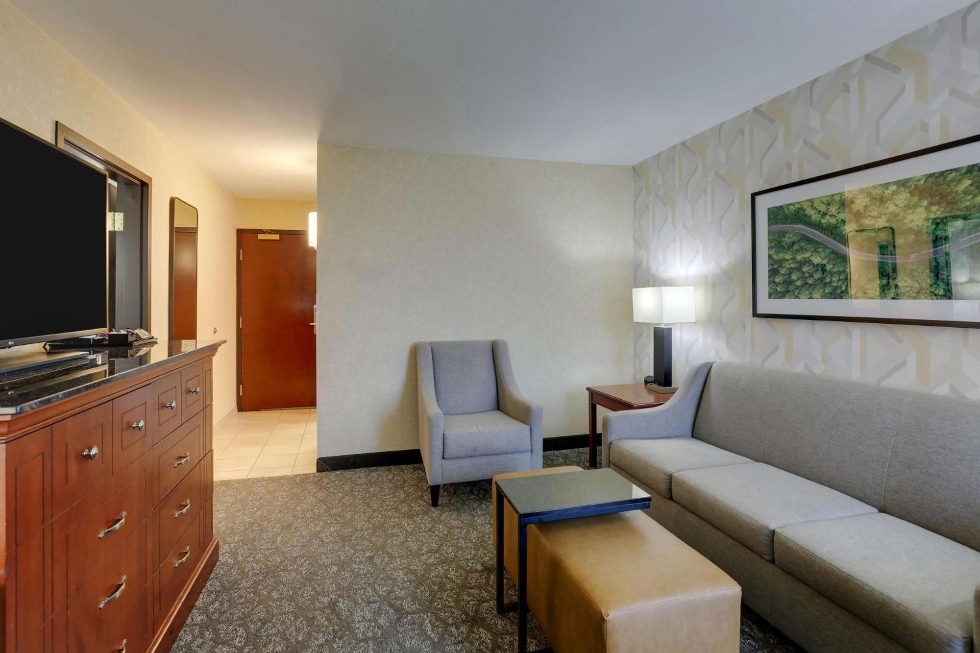 Drury Inn & Suites Charlotte University Place Luaran gambar