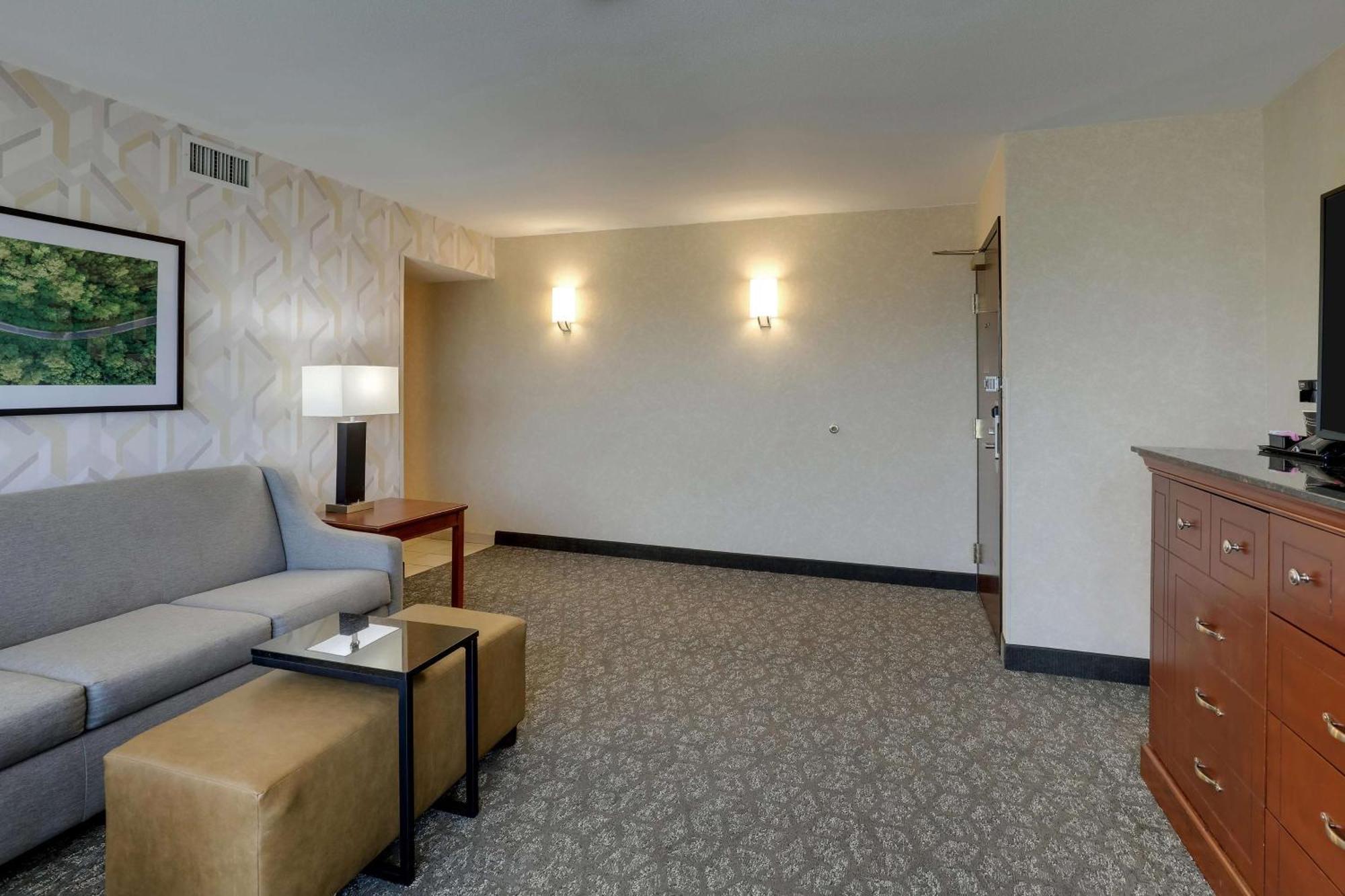 Drury Inn & Suites Charlotte University Place Luaran gambar