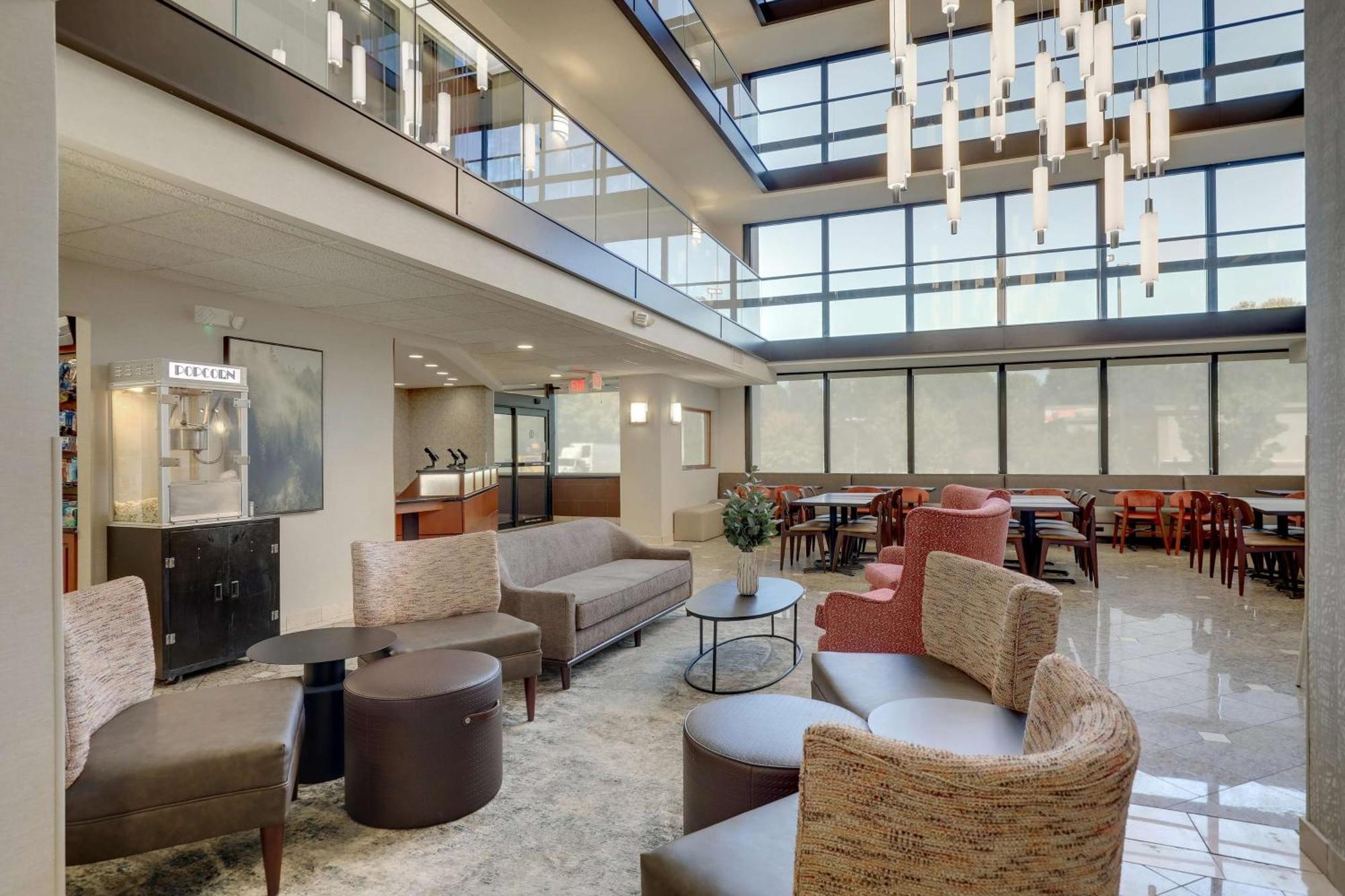Drury Inn & Suites Charlotte University Place Luaran gambar