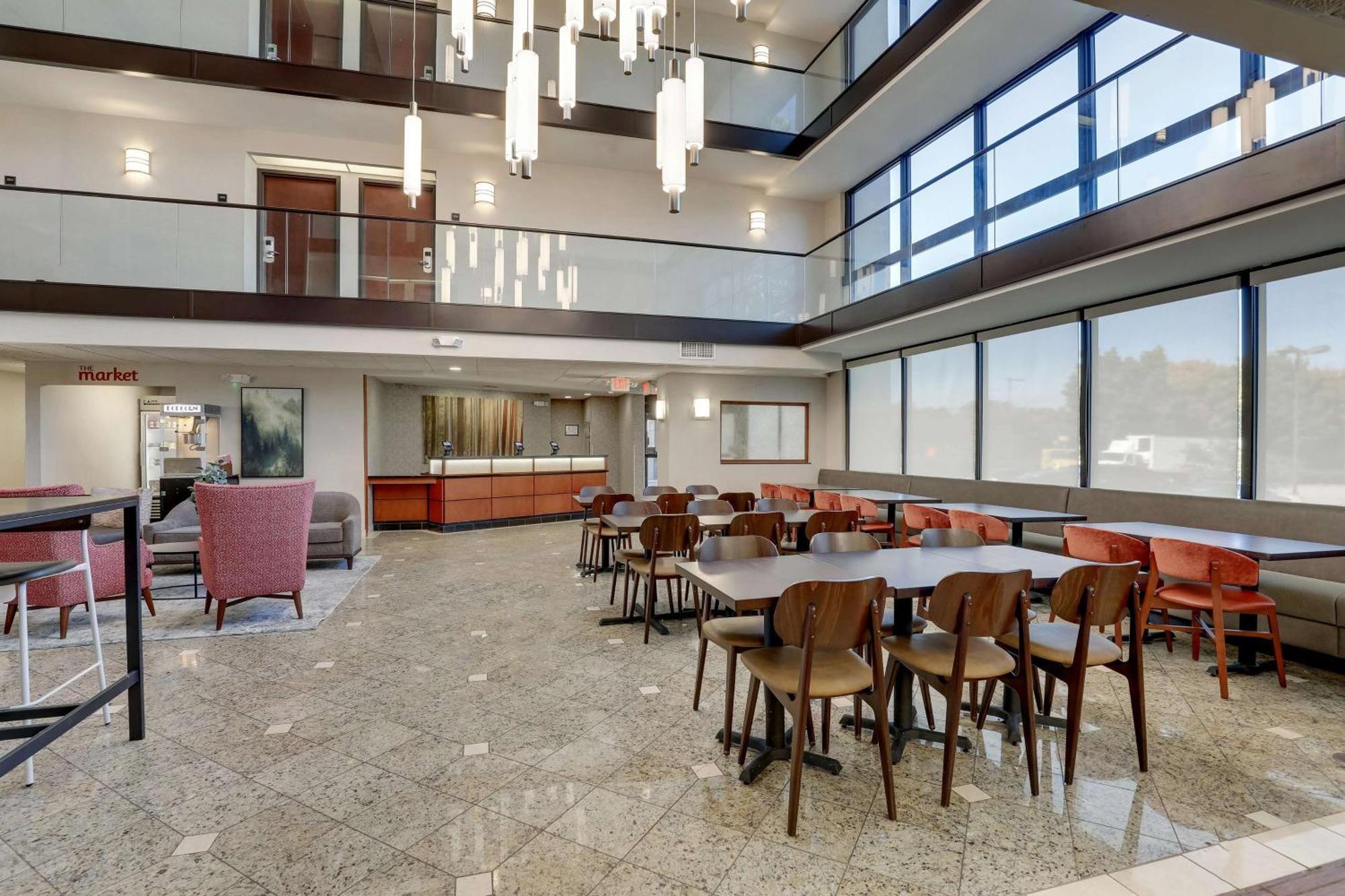 Drury Inn & Suites Charlotte University Place Luaran gambar