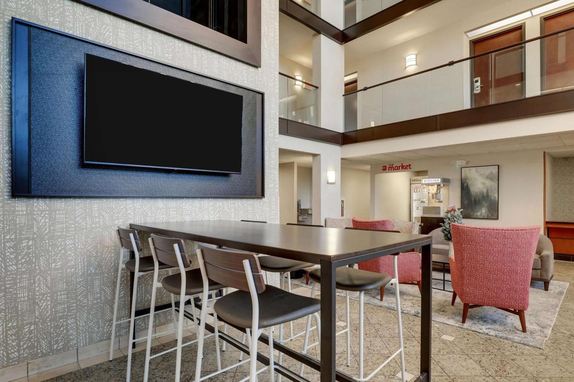 Drury Inn & Suites Charlotte University Place Luaran gambar