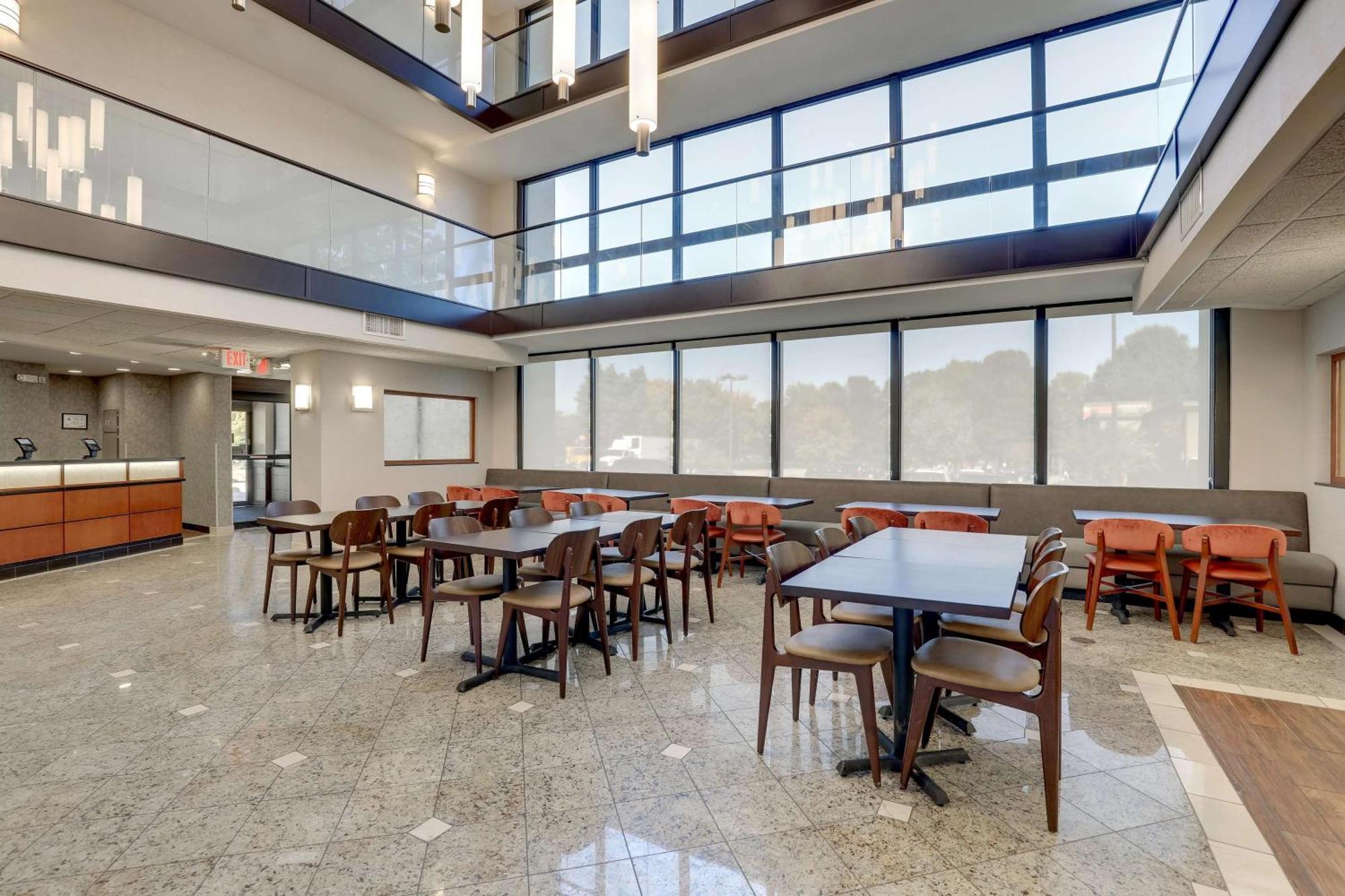 Drury Inn & Suites Charlotte University Place Luaran gambar
